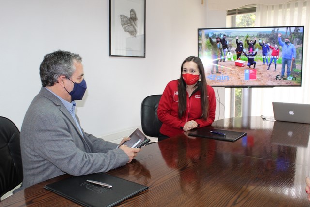  FOSIS Ñuble y Unach firman convenio de colaboración para trabajar juntos contra la pobreza