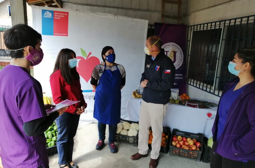  Elige Vivir Sano entrega 120 kilos de frutas y verduras a comedor solidario en Chillán