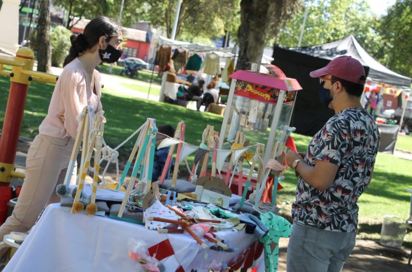  Emprendedores ofrecen sus productos en Feria Navideña de Plaza La Victoria