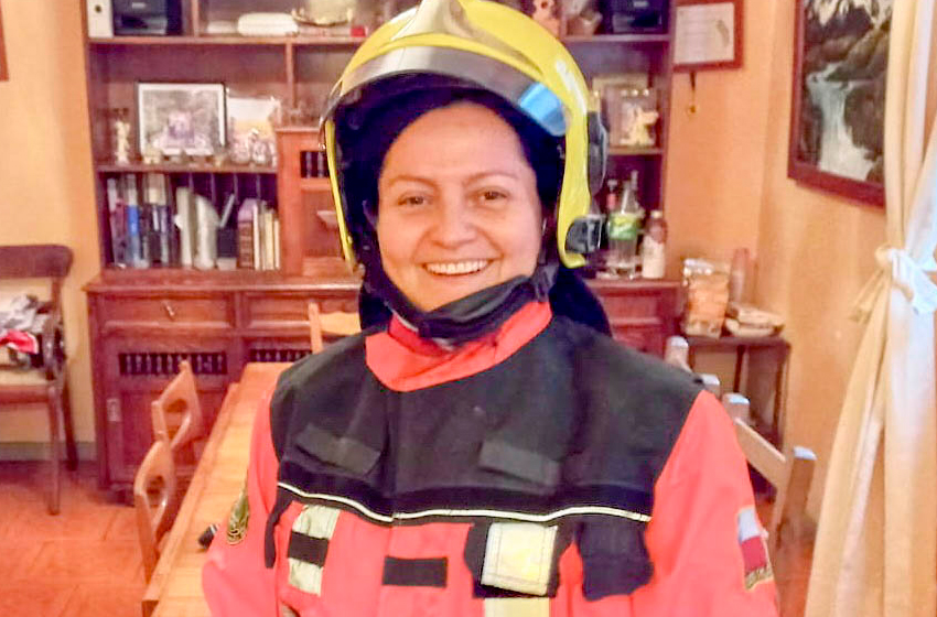  Paola Aravena, una de las mayores pasiones de su vida, ser bombera